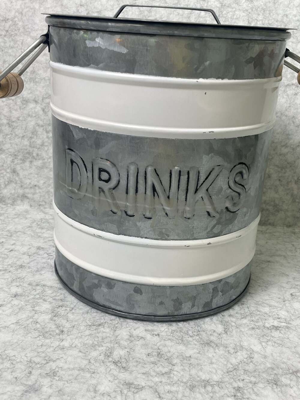 Ice bucket  Galvanized Metal 'DRINKS' Iwith Lid  plastic liner and Wooden Handle
